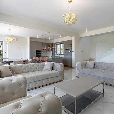 Stunning Home In Galilzana Galižana