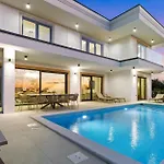 Holiday home Stunning Home In Galilzana